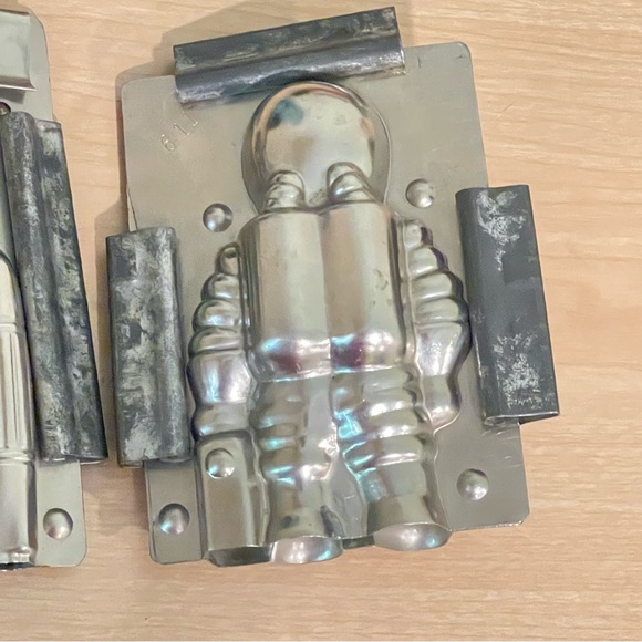 Vintage Astronaut & Spaceship Rocket Ship Chocolate Candy Making Mold Space - Picture 6 of 13